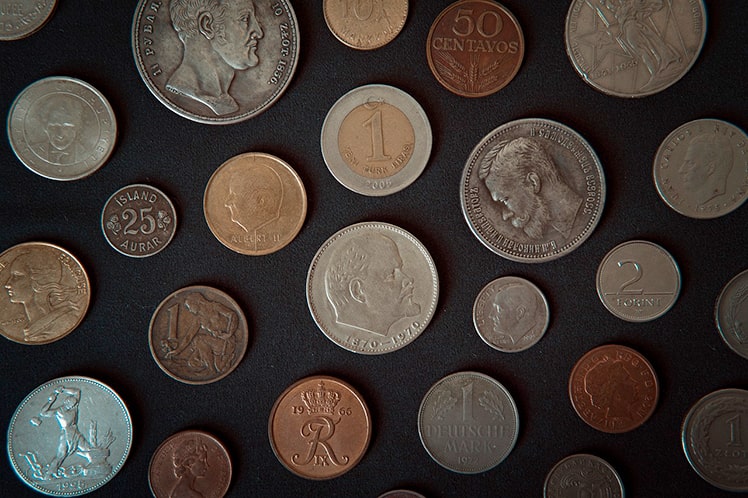 Що таке гроші: функції, властивості та форми